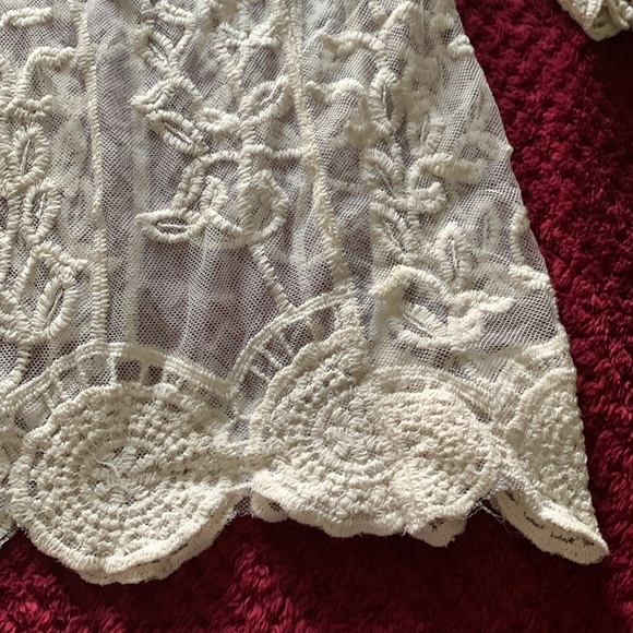Lacy top - Picture 4 of 4